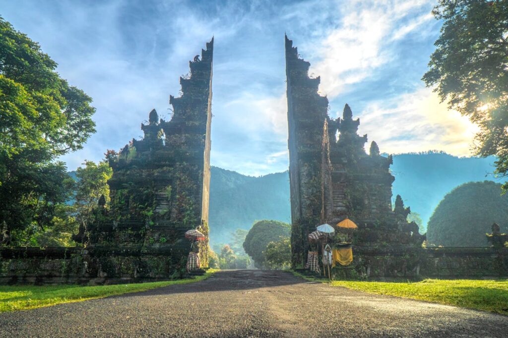 Bali, Indonesia – Paradise or Overrun by Tourists?